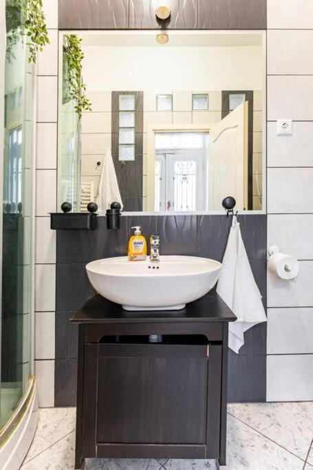Annicku'S Stylish Budapest Apartment Экстерьер фото