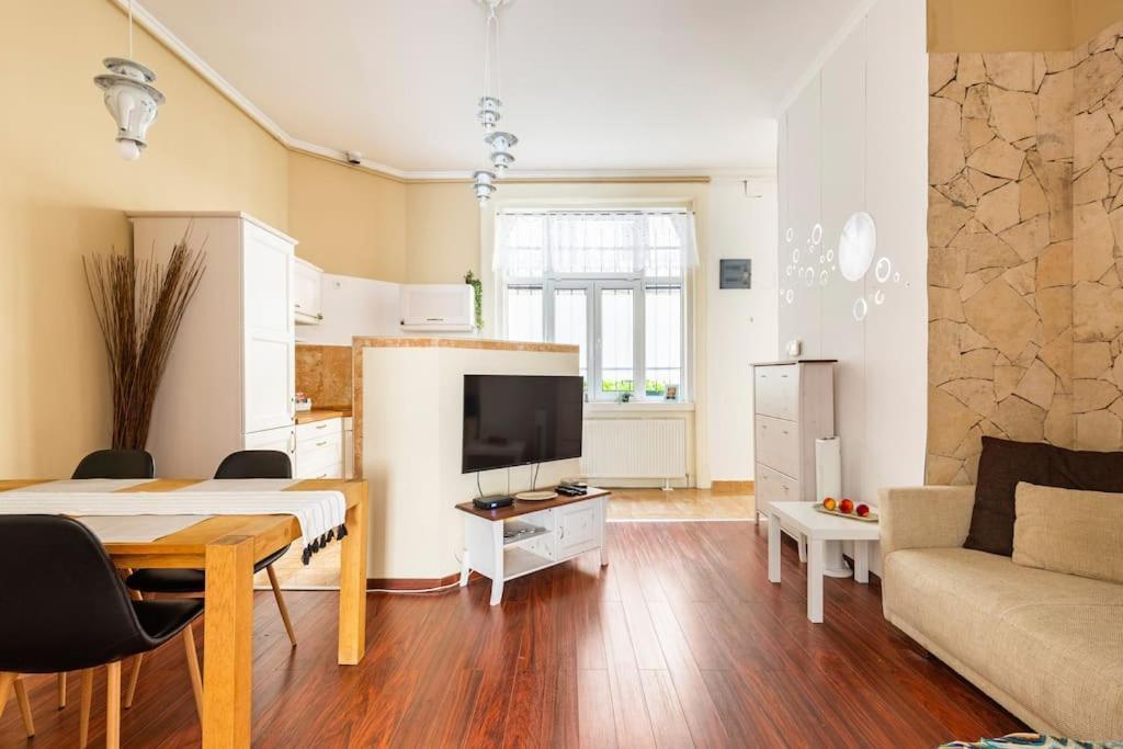 Annicku'S Stylish Budapest Apartment Экстерьер фото